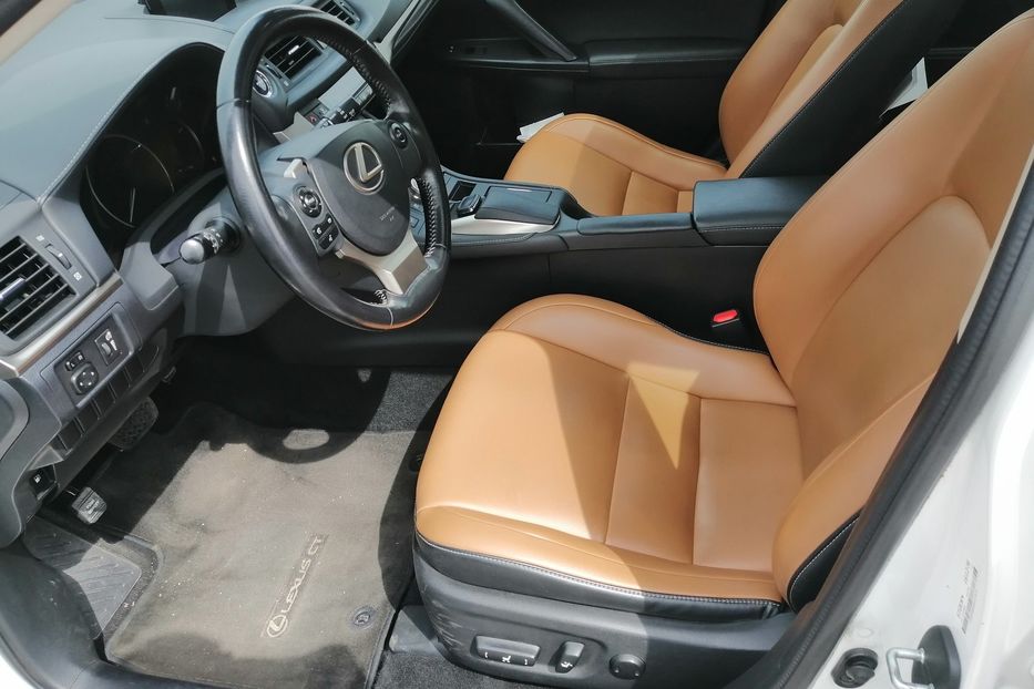 Продам Lexus CT 200 H 2016 года в Одессе