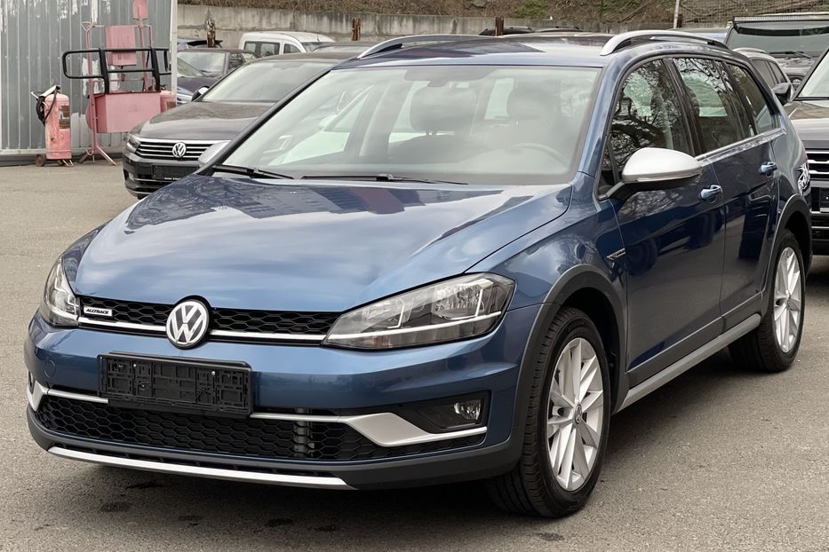 Продам Volkswagen Golf VII ALLTRACK 2019 года в Киеве