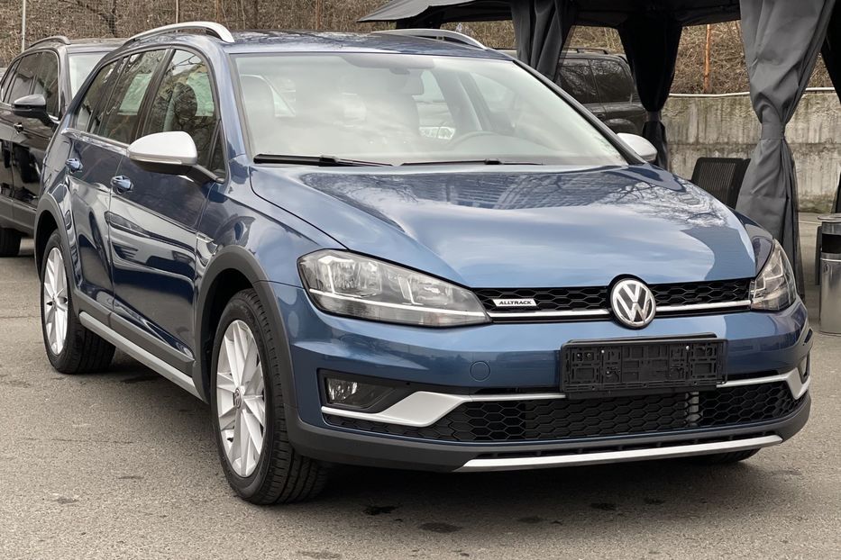 Продам Volkswagen Golf VII ALLTRACK 2019 года в Киеве