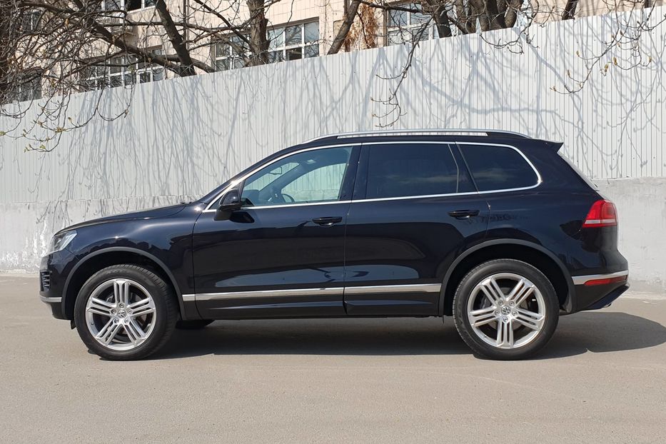 Продам Volkswagen Touareg R-Line 2015 года в Киеве