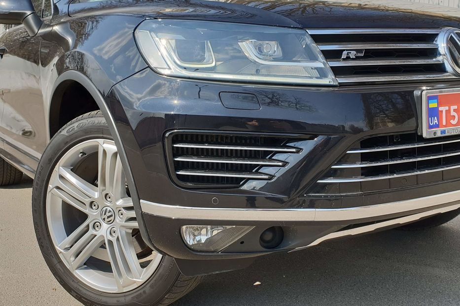 Продам Volkswagen Touareg R-Line 2015 года в Киеве