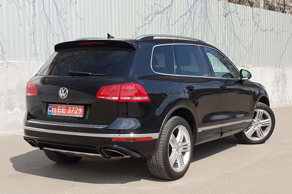 Продам Volkswagen Touareg R-Line 2015 года в Киеве