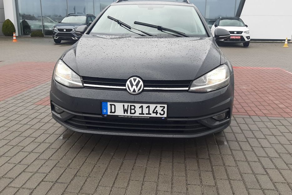Продам Volkswagen Golf VII Automat Restail  2018 года в Львове