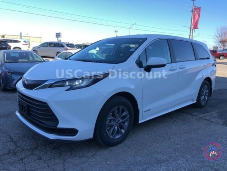 Продам Toyota Sienna Hybrid FWD LE 245 л.с. 2022 года в Днепре