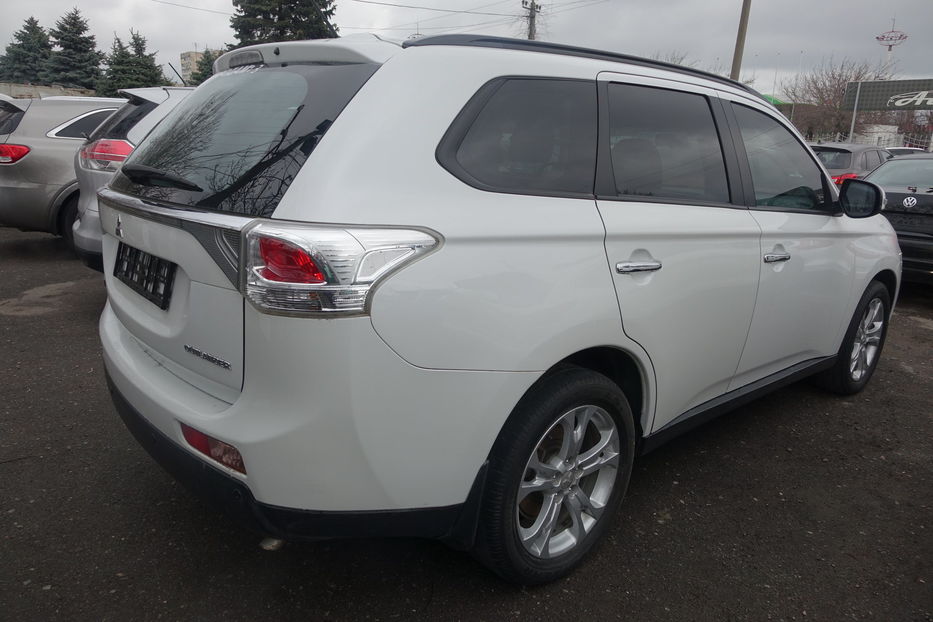 Продам Mitsubishi Outlander OFFiCiAL 2013 года в Одессе