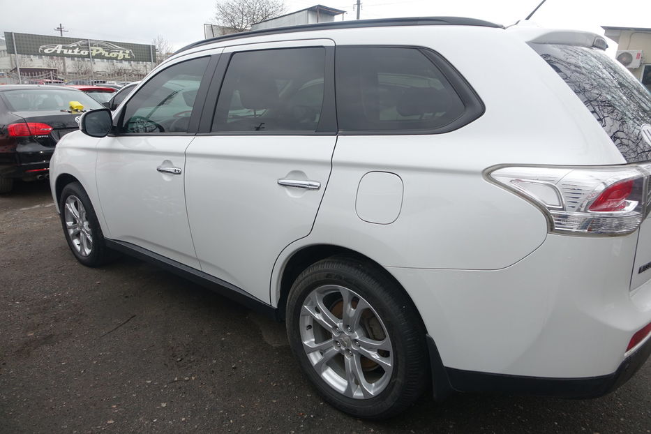 Продам Mitsubishi Outlander OFFiCiAL 2013 года в Одессе