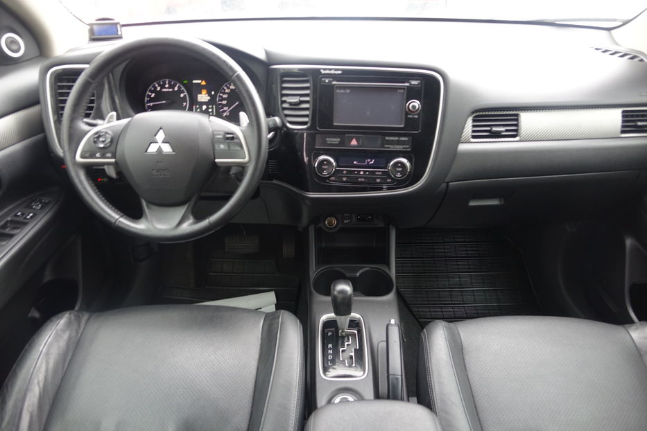 Продам Mitsubishi Outlander OFFiCiAL 2013 года в Одессе