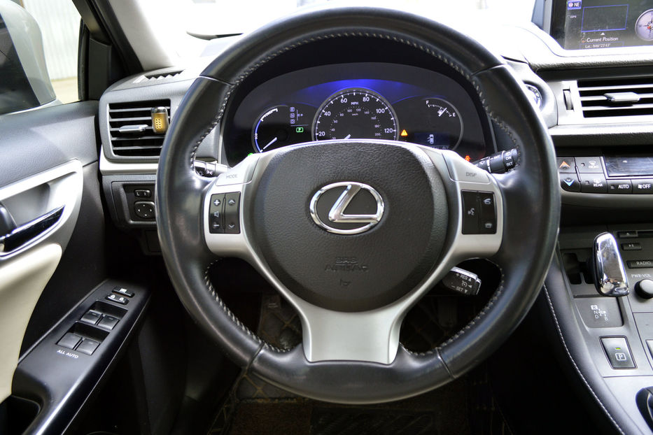 Продам Lexus CT Luxury 2013 года в Одессе
