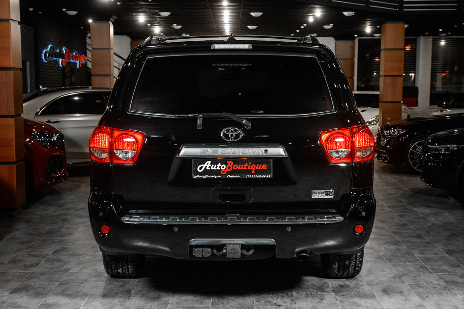 Продам Toyota Sequoia 2015 года в Одессе