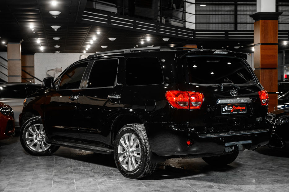 Продам Toyota Sequoia 2015 года в Одессе