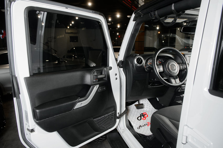 Продам Jeep Wrangler Sahara  2015 года в Одессе