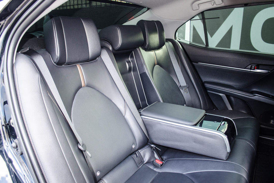 Продам Toyota Camry 2.5 Hybrid Premium 2020 года в Киеве