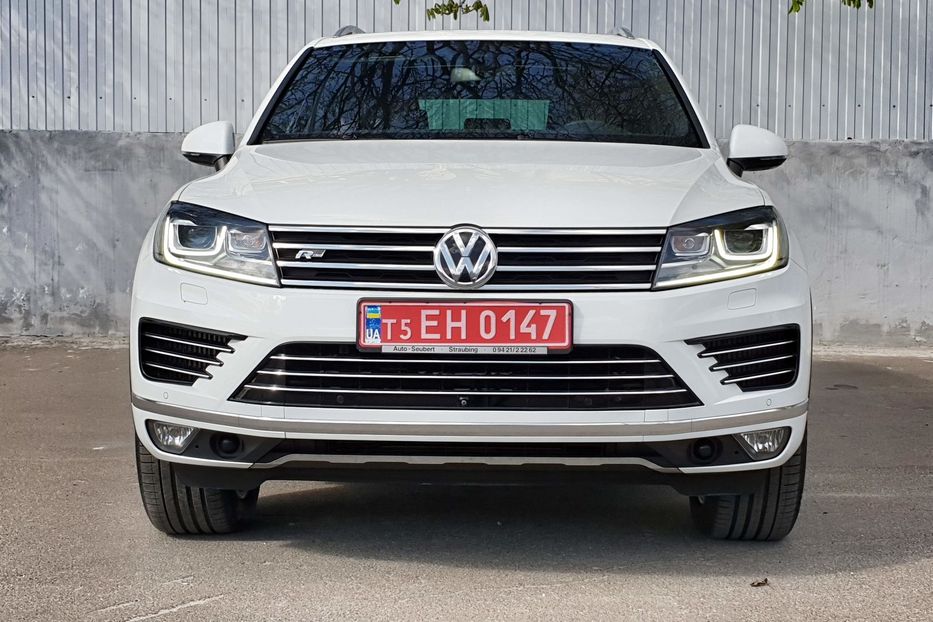 Продам Volkswagen Touareg R-LINE 2016 года в Киеве