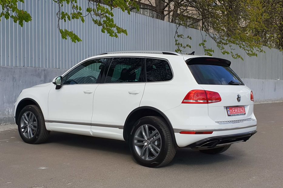 Продам Volkswagen Touareg R-LINE 2016 года в Киеве