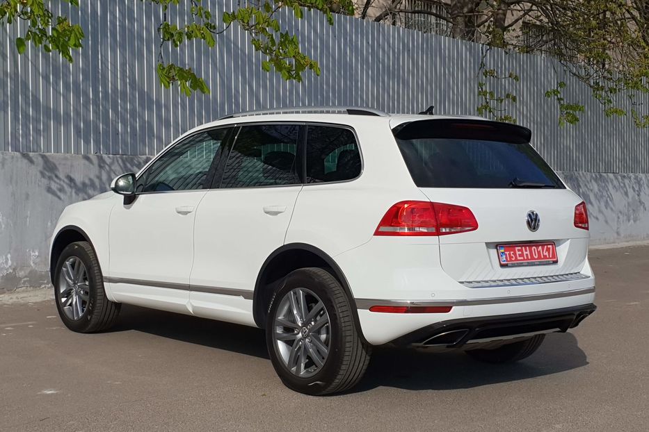 Продам Volkswagen Touareg R-LINE 2016 года в Киеве