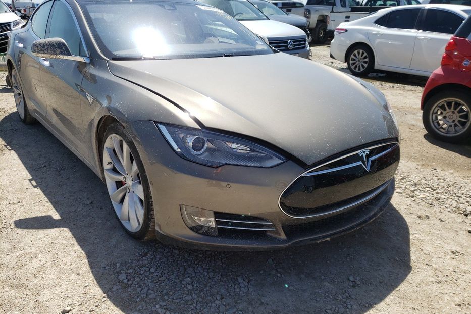 Продам Tesla Model S P85D 2015 года в Киеве