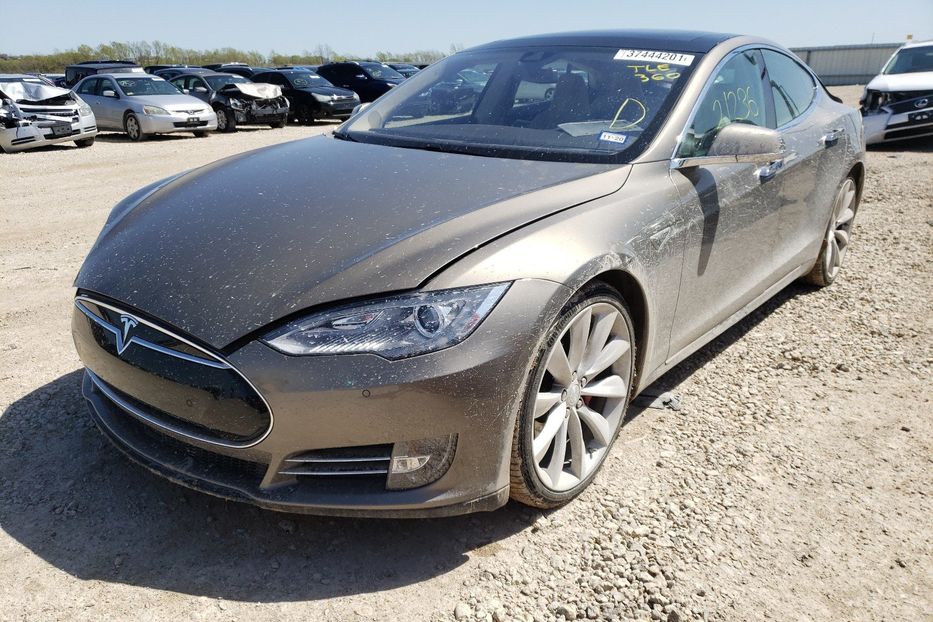 Продам Tesla Model S P85D 2015 года в Киеве