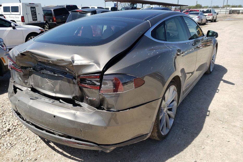 Продам Tesla Model S P85D 2015 года в Киеве