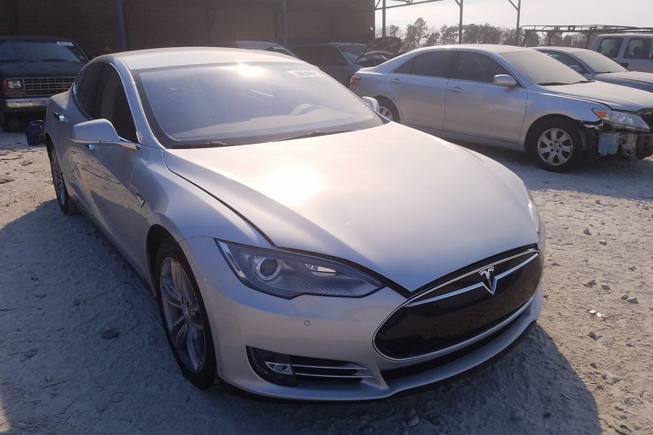 Продам Tesla Model S 60 2014 года в Киеве