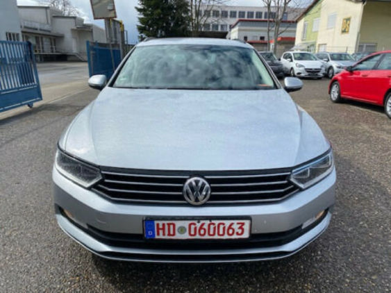 Продам Volkswagen Passat B8 2018 года в Киеве