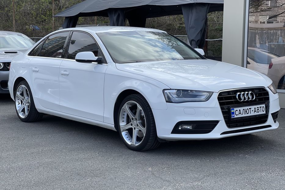 Продам Audi A4 2014 года в Киеве