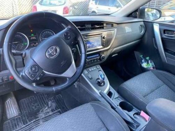 Продам Toyota Auris 1.8 VVT-i Hybrid 2015 года в Киеве