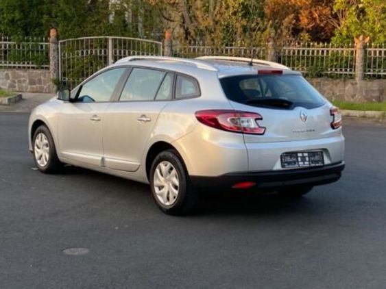 Продам Renault Megane 1.5d III Grandtour 2016 года в Киеве