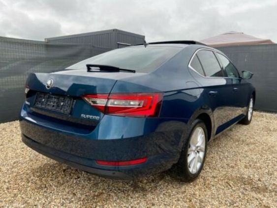 Продам Skoda Superb 1.6 TDI  2017 года в Киеве