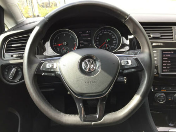 Продам Volkswagen Golf VII 2017 года в Киеве