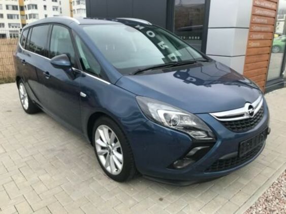 Продам Opel Zafira C Tourer 2016 года в Киеве