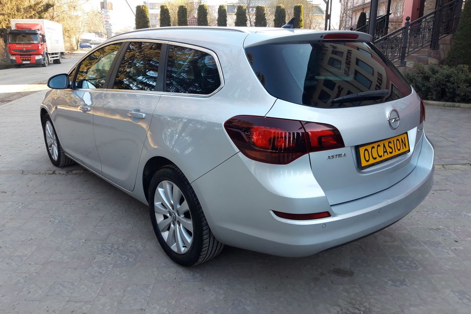 Продам Opel Astra J 1.7 COSMO 2011 года в Тернополе