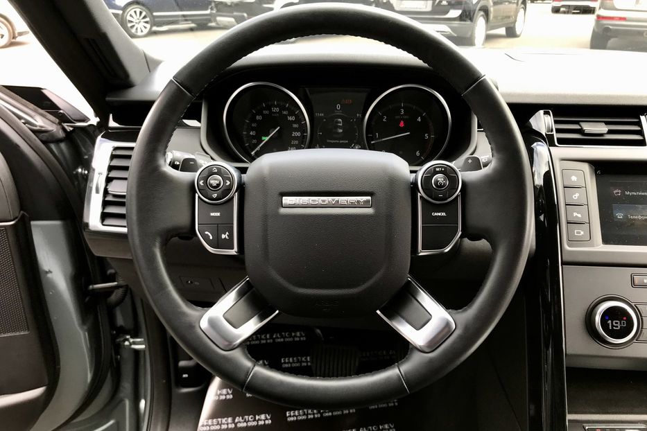 Продам Land Rover Discovery 3.0D SE 2017 года в Киеве
