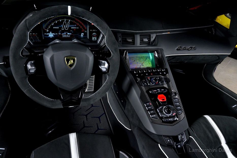 Продам Lamborghini Aventador SVJ 2021 года в Киеве