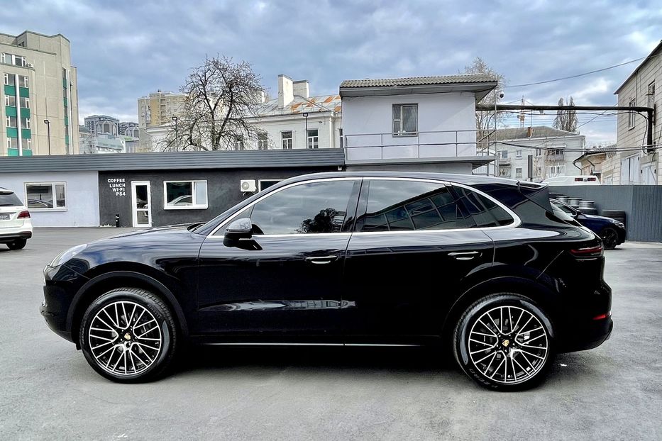 Продам Porsche Cayenne 2018 года в Киеве