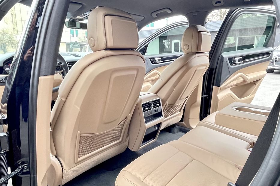 Продам Porsche Cayenne 2018 года в Киеве