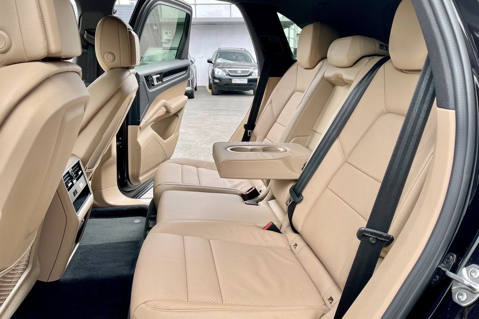 Продам Porsche Cayenne 2018 года в Киеве