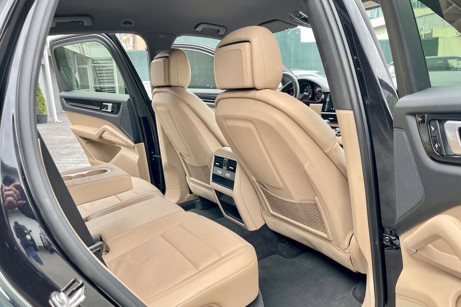 Продам Porsche Cayenne 2018 года в Киеве