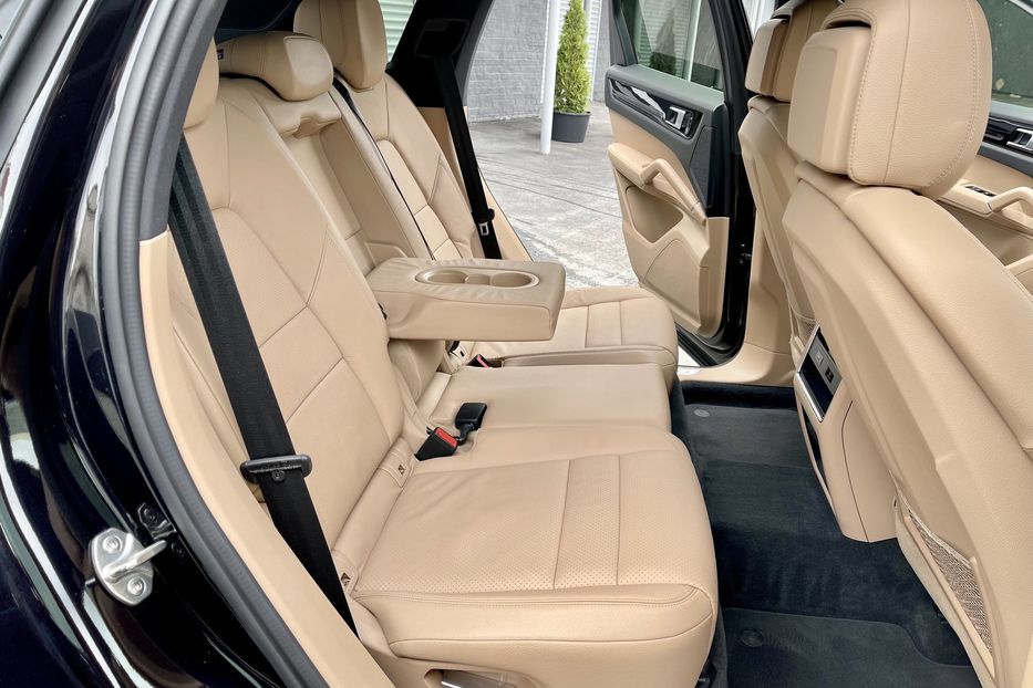 Продам Porsche Cayenne 2018 года в Киеве