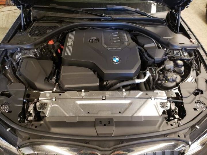 Продам BMW 330 XI 2.0 2020 года в Киеве