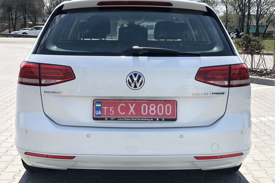 Продам Volkswagen Passat B8 LED Perla 2017 года в Житомире