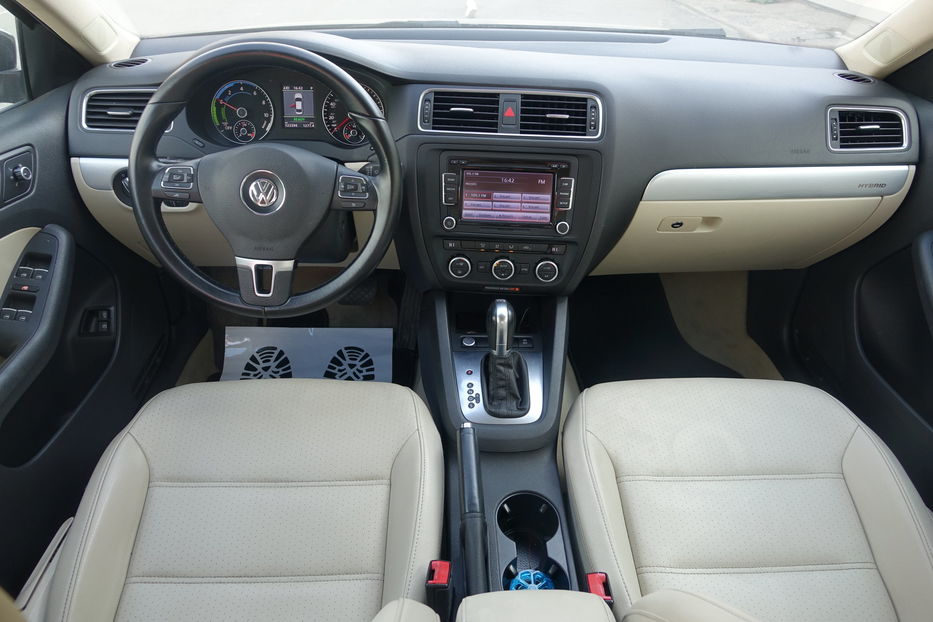 Продам Volkswagen Jetta HYBRIDE 2014 года в Одессе