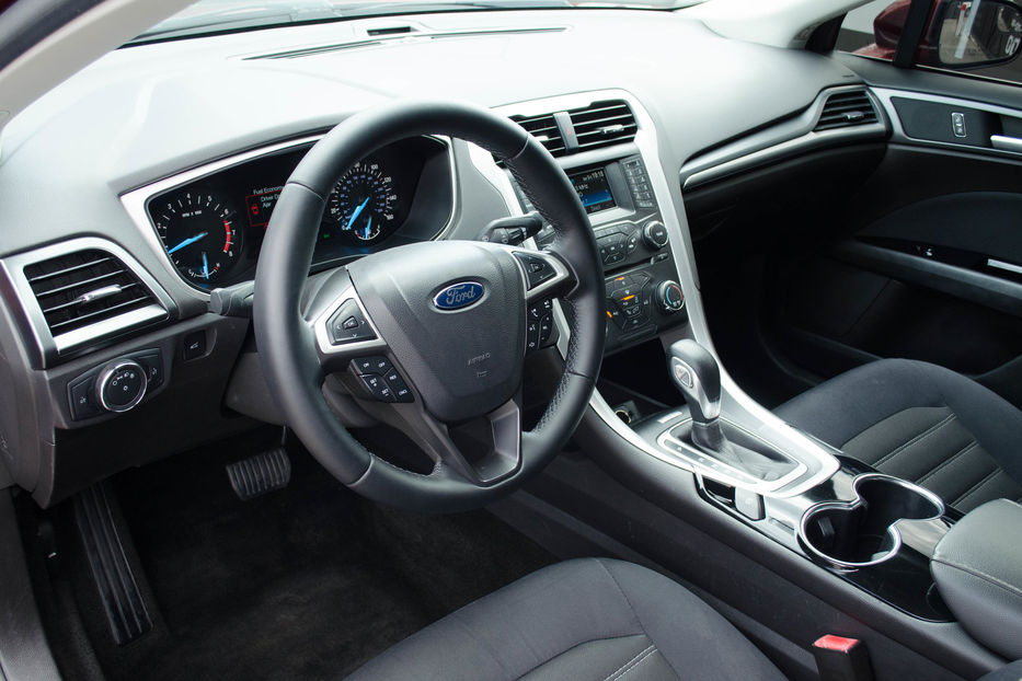 Продам Ford Fusion SE 2.5i 2013 года в Киеве
