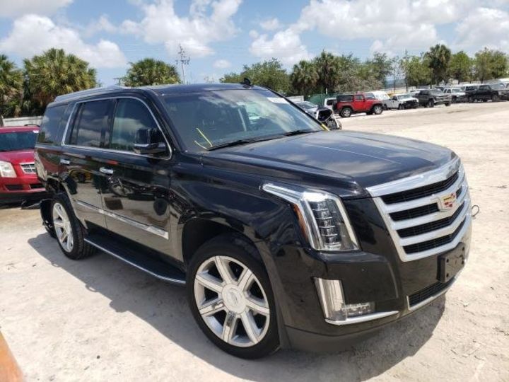 Продам Cadillac Escalade LUXURY 2018 года в Киеве