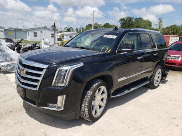 Продам Cadillac Escalade LUXURY 2018 года в Киеве