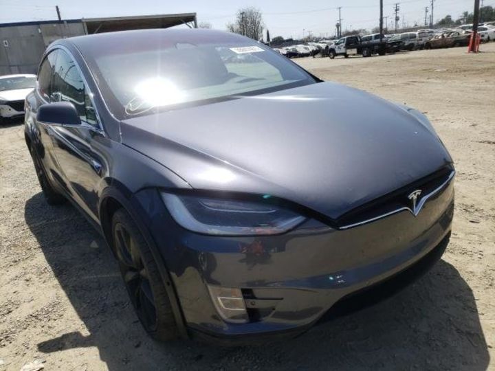 Продам Tesla Model X 2018 года в Киеве