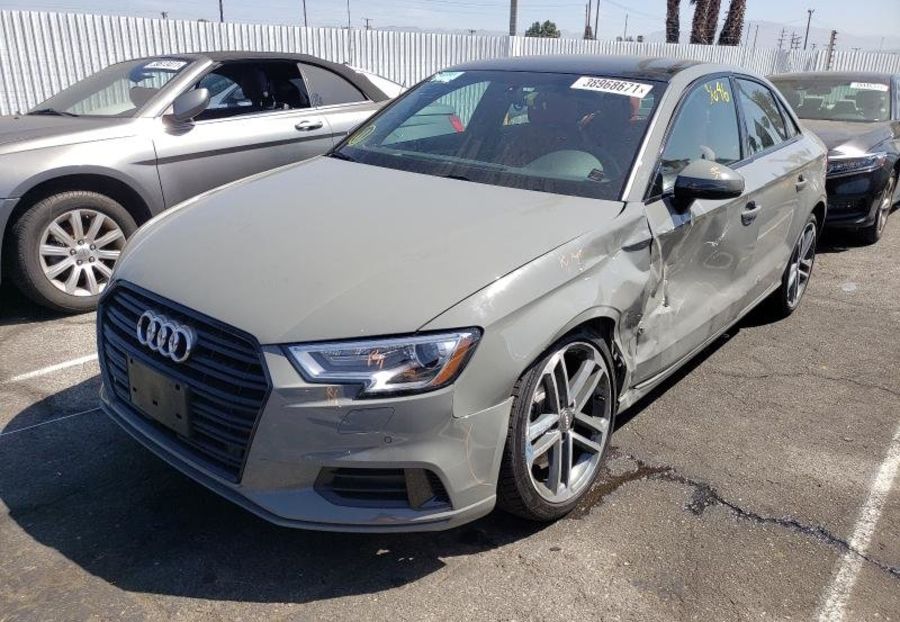 Продам Audi A3 PREMIUM 2020 года в Киеве