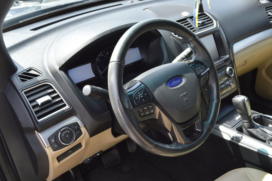 Продам Ford Explorer XLT 2016 года в Одессе