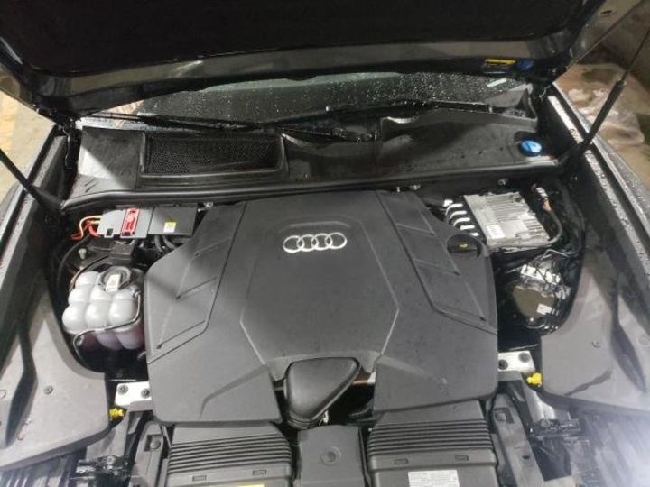 Продам Audi Q8 PREMIUM Plus S-Line 2021 года в Киеве