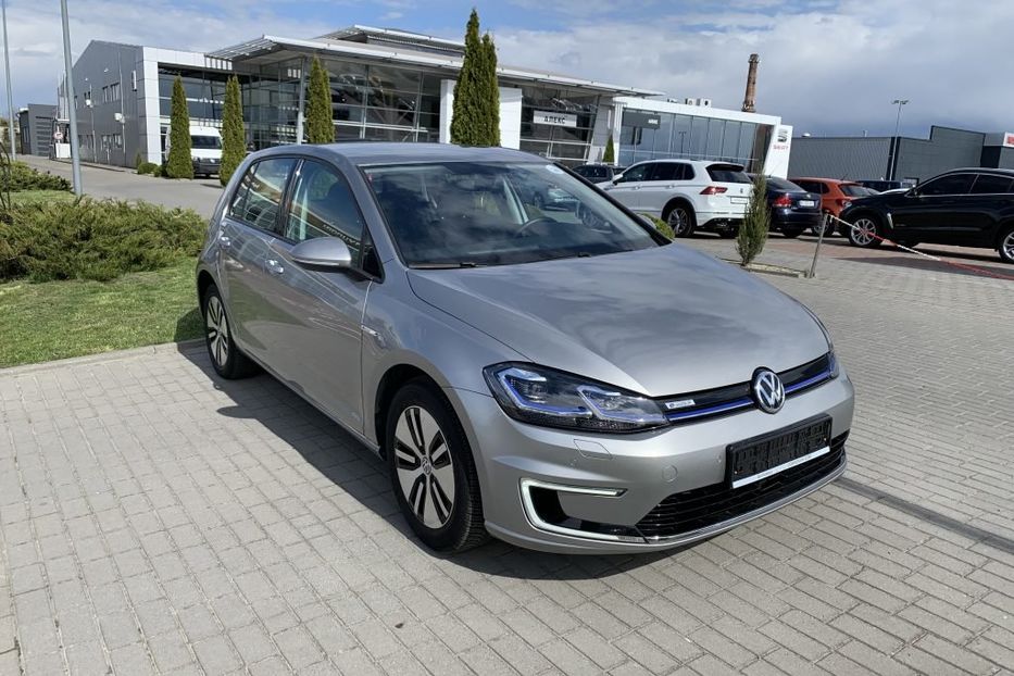 Продам Volkswagen e-Golf  Quick Charge, Led, Xeno 2017 года в Львове