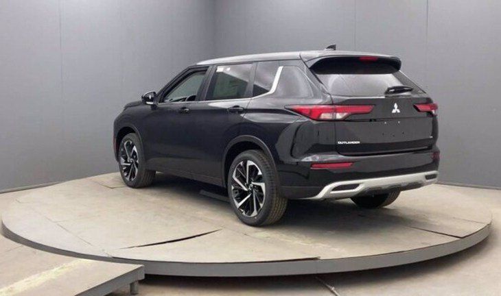 Продам Mitsubishi Outlander SE 2021 года в Киеве